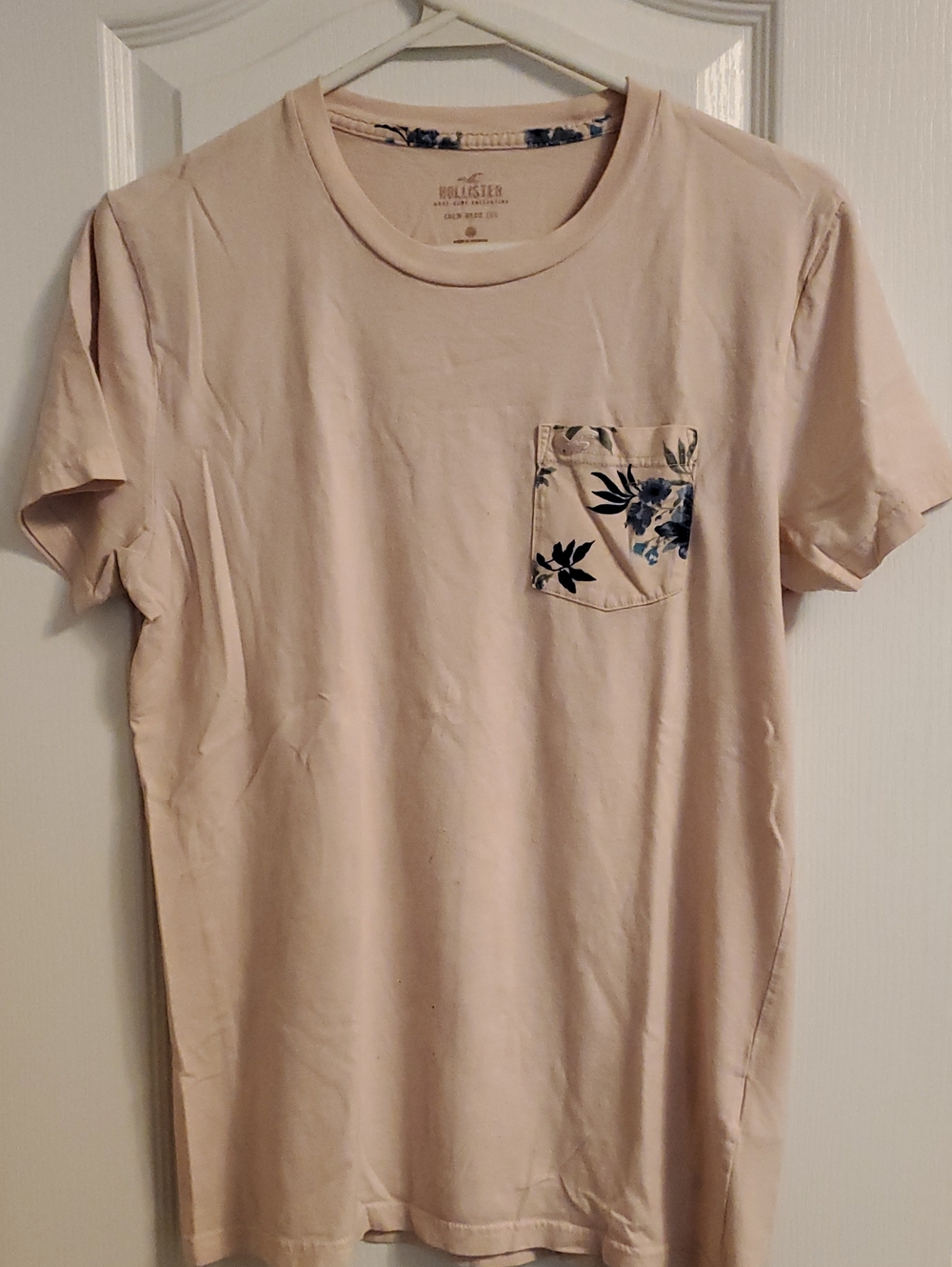 Hollister Women's Cream Pocket Tee with Floral Accent